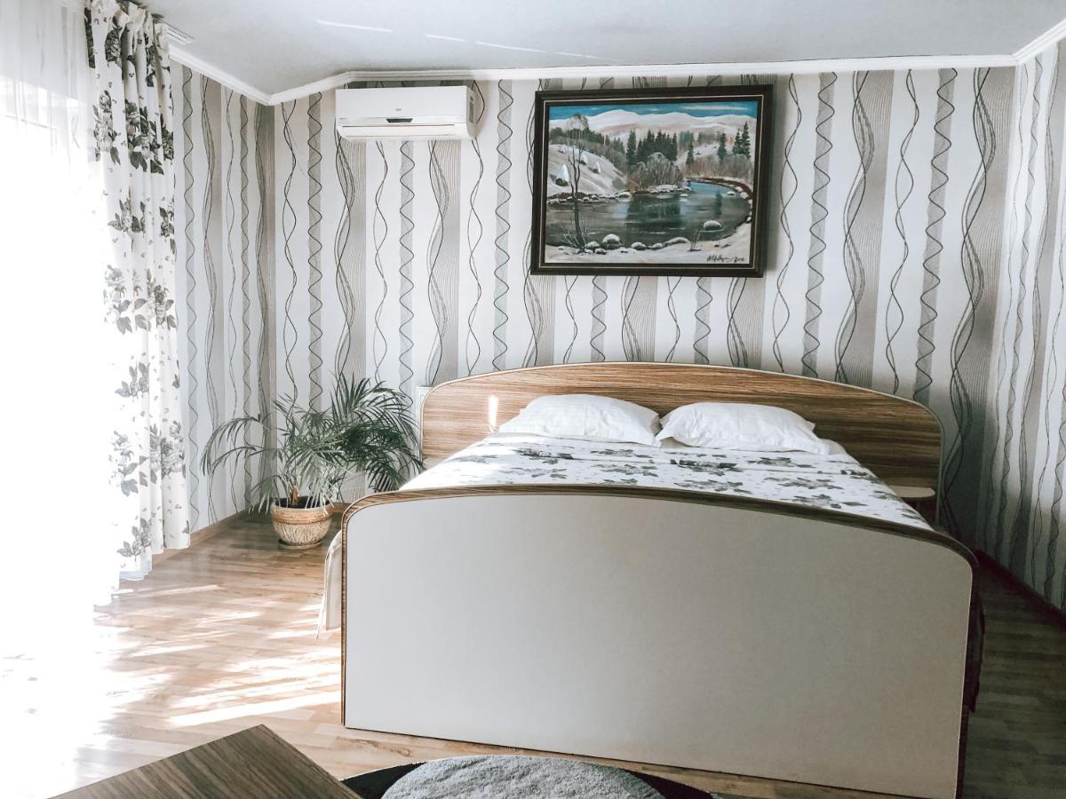 Koral Hotel Verkhniy Koropets Ngoại thất bức ảnh